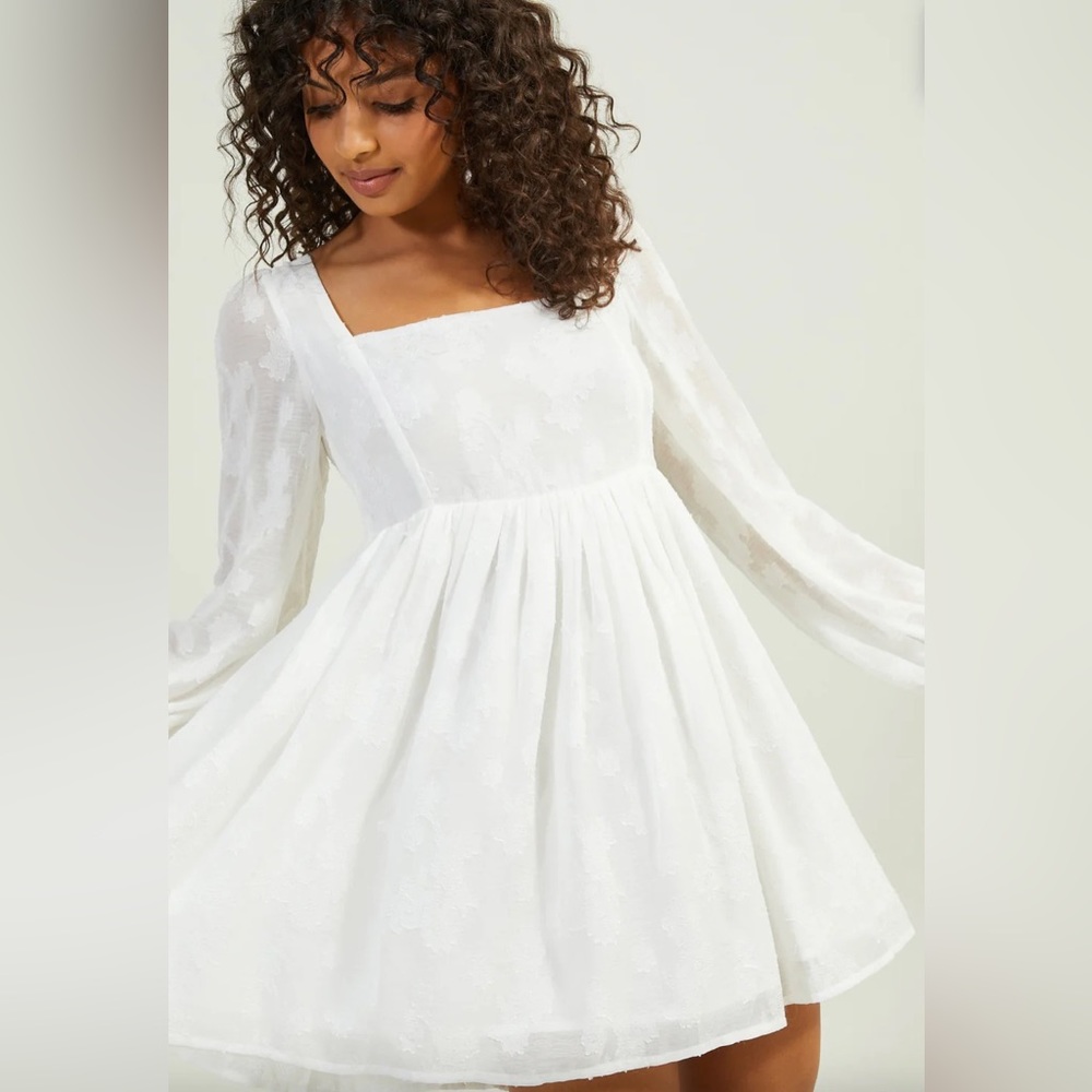 XS, S, M | NEW WITH TAGS ALTAR'D STATE WHITE FLORAL EMBROIDERED TIE BACK DRESS